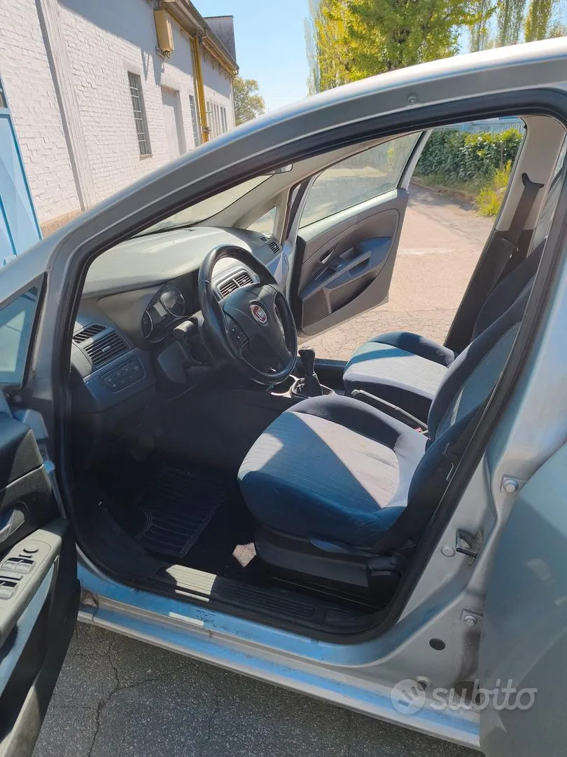 Fiat Grande Punto 2009 photo 3
