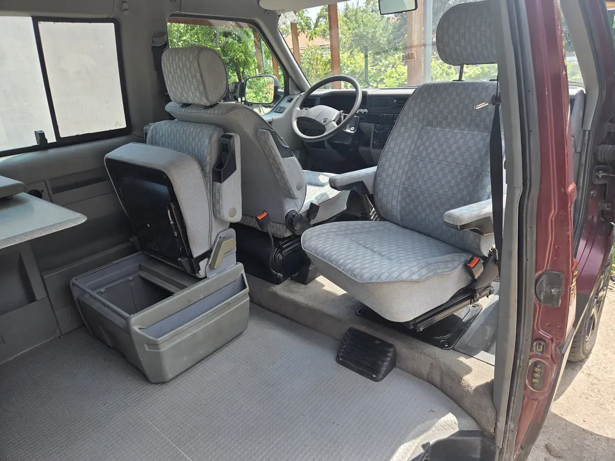 Volkswagen Multivan 1994 photo 2