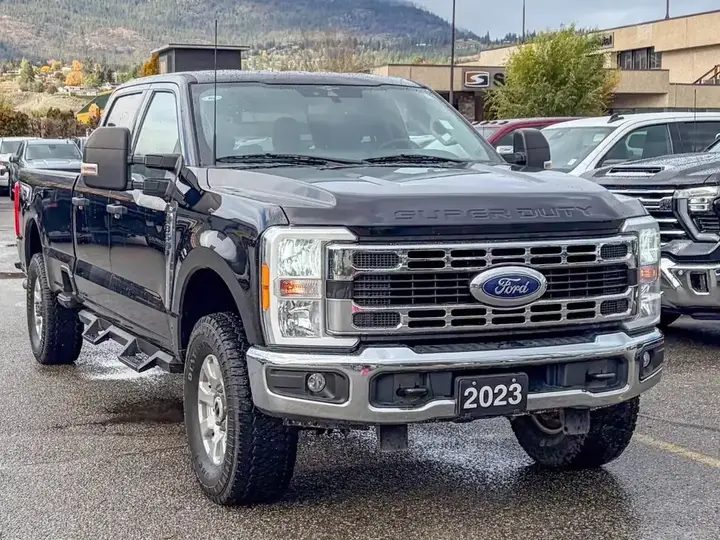 Ford F350 2023 photo 3