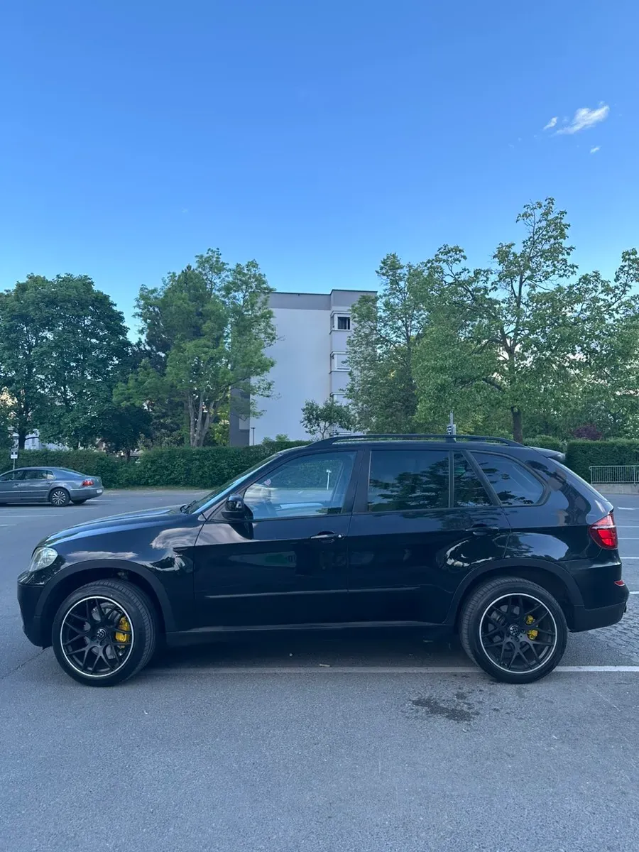 BMW X5 2010 photo 2