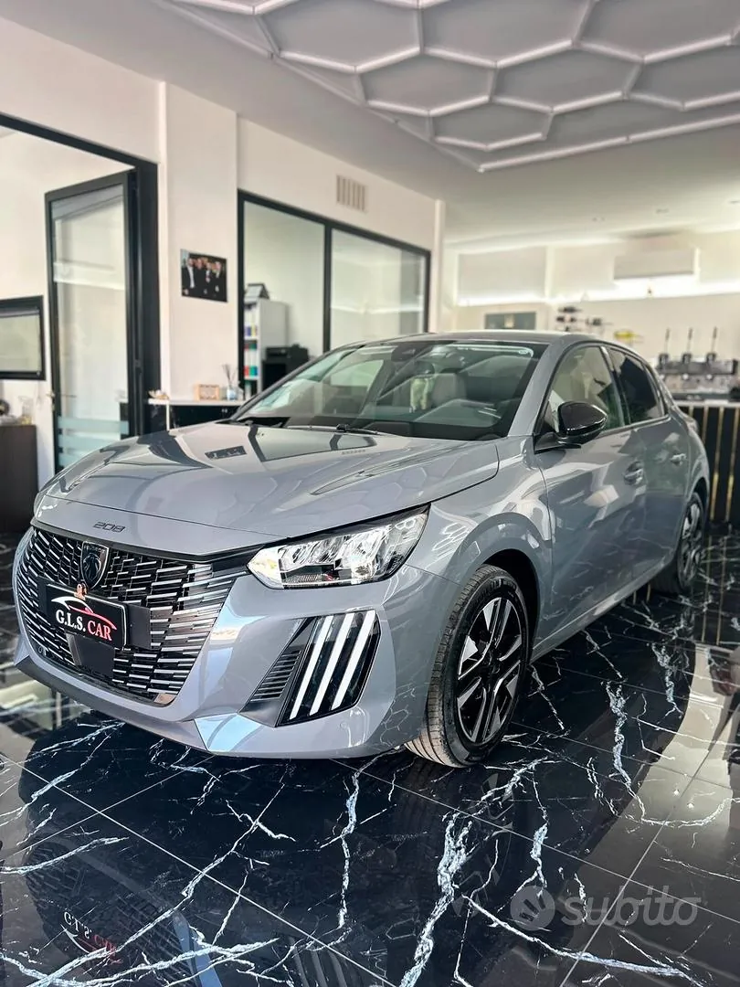 Peugeot 208 2025 photo 2