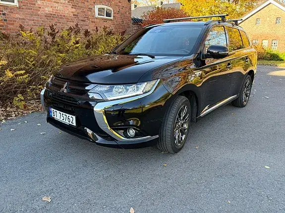 Mitsubishi Outlander 2018 photo 2
