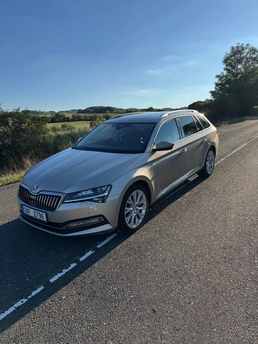 Skoda Superb 2022 photo 2