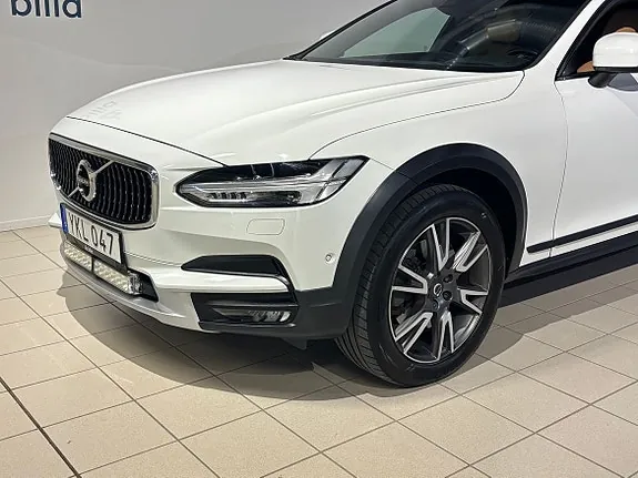 Volvo V90 Cross Country 2017 photo 2
