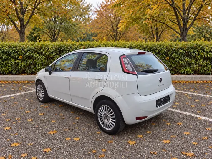 Fiat Grande Punto 2013 photo 3