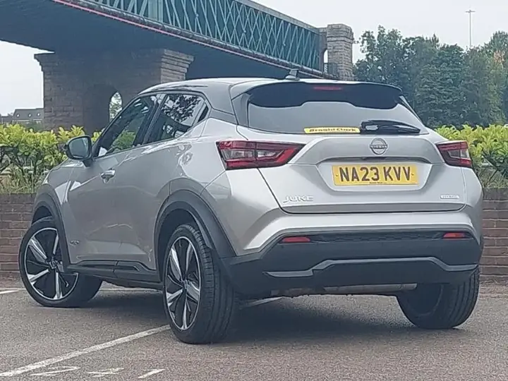 Nissan Juke 2023 photo 2