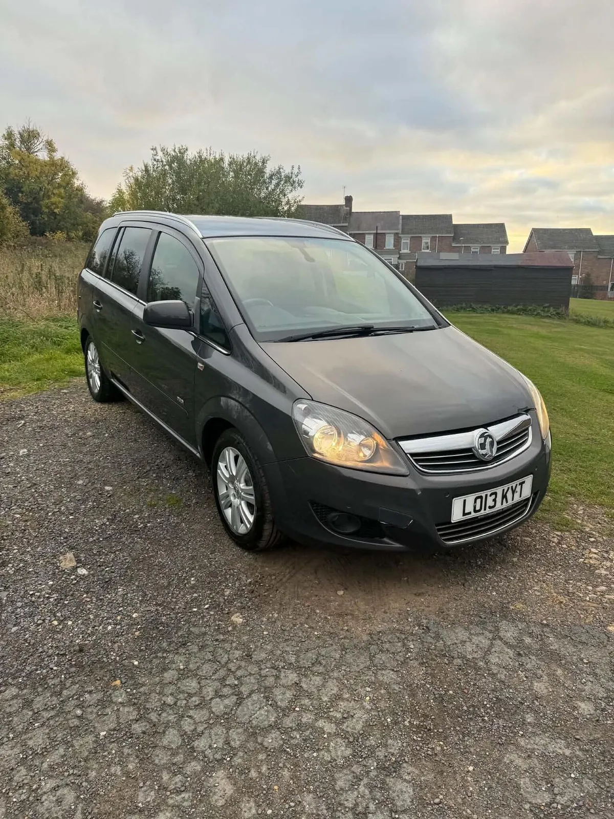 Vauxhall Zafira 2013 photo 2