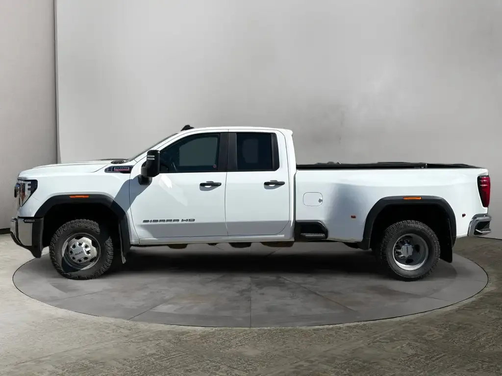 GMC Sierra 3500Hd 2024 photo 2