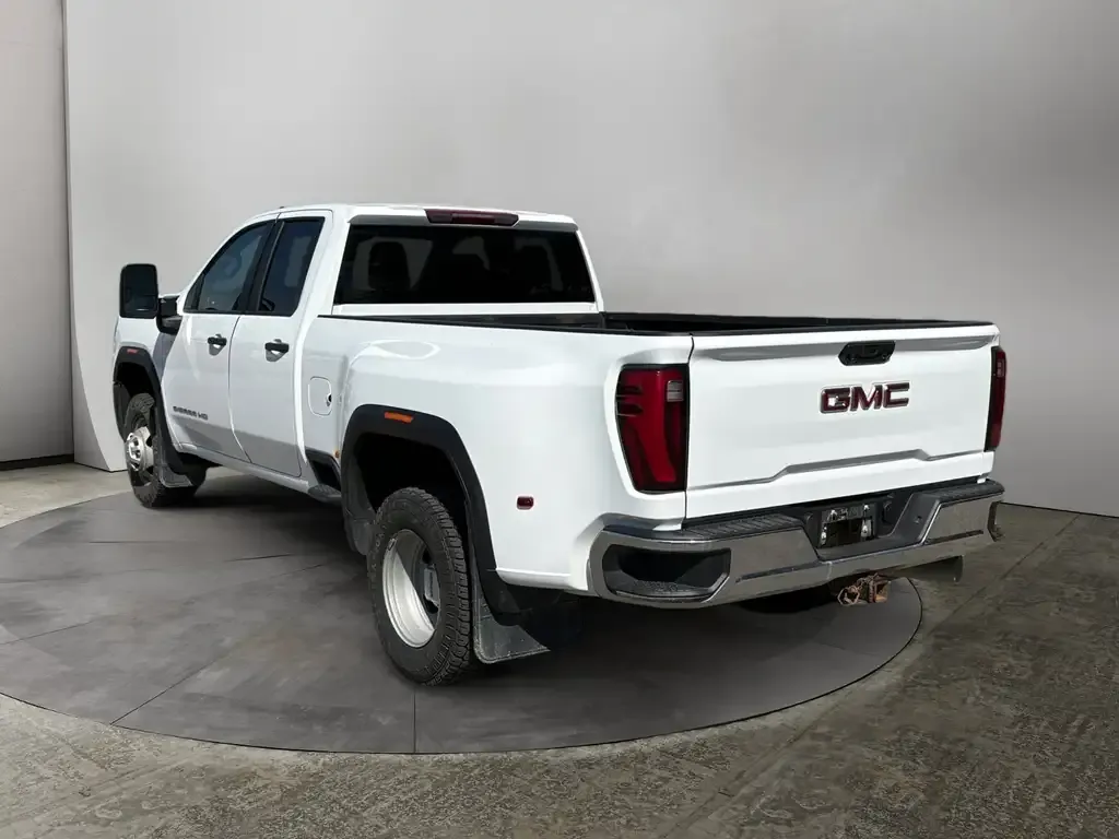 GMC Sierra 3500Hd 2024 photo 3