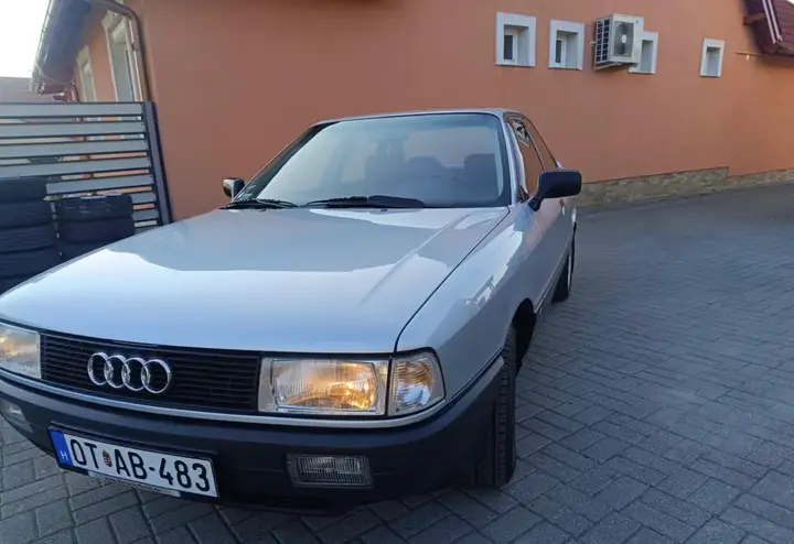 Audi 80