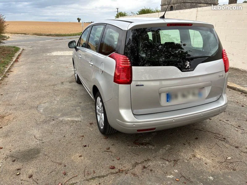 Peugeot 5008 2016 photo 4