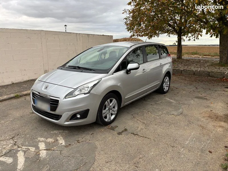 Peugeot 5008 2016 photo 2