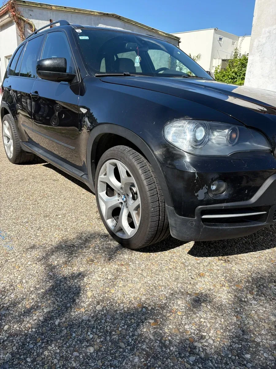 BMW X5 2010 photo 2
