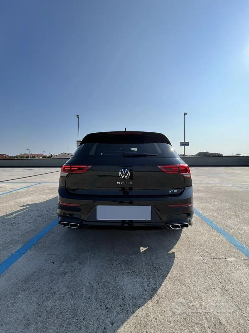 Volkswagen Golf 2024 photo 2