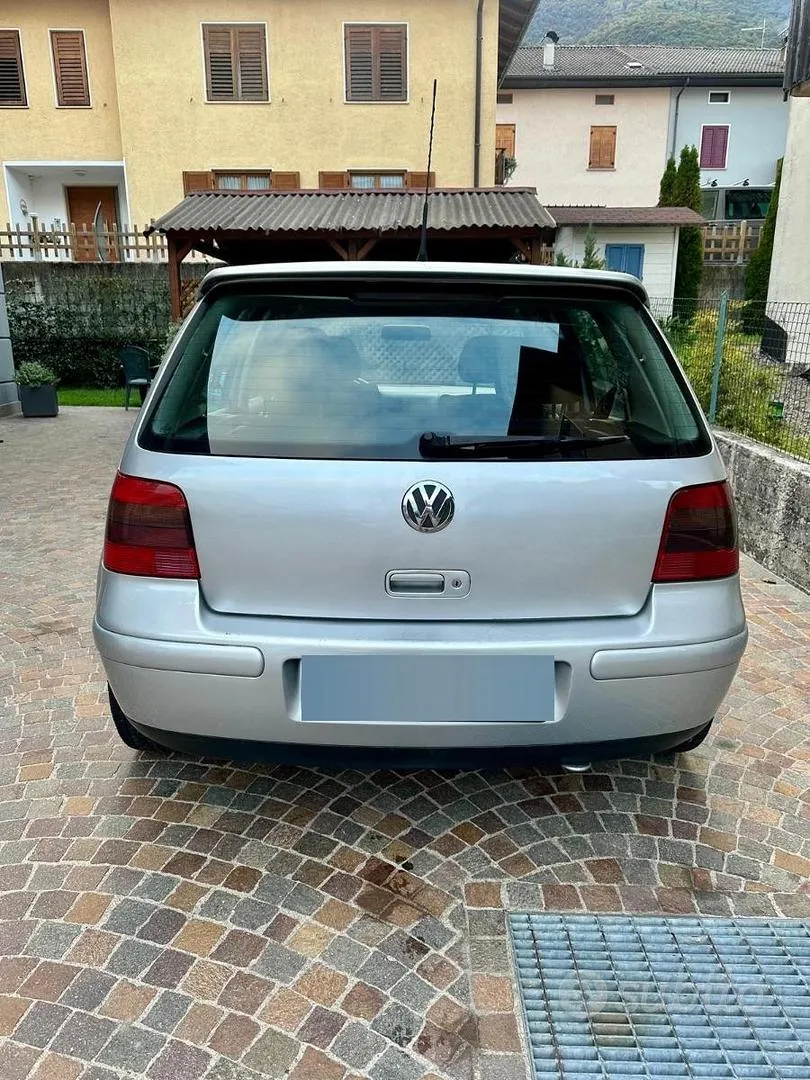 Volkswagen Golf 2001 photo 2