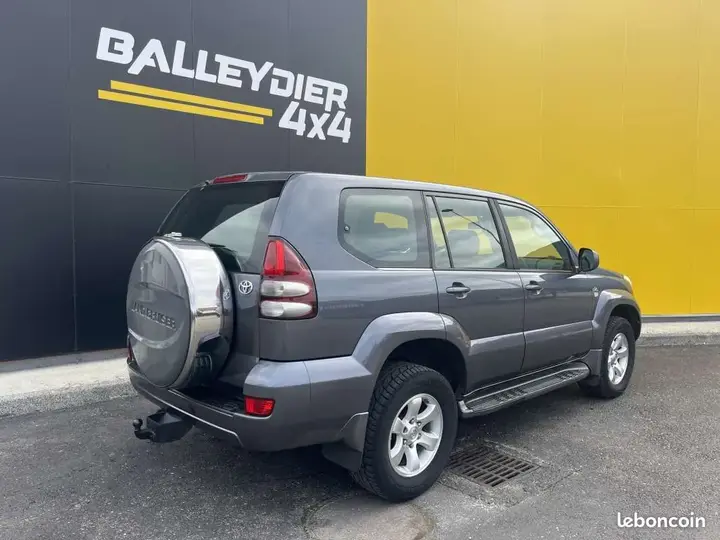 Toyota Land Cruiser 2005 photo 2