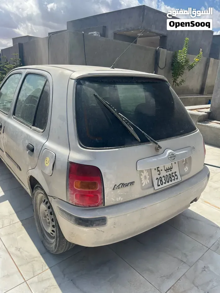 Nissan Micra 2000 photo 2