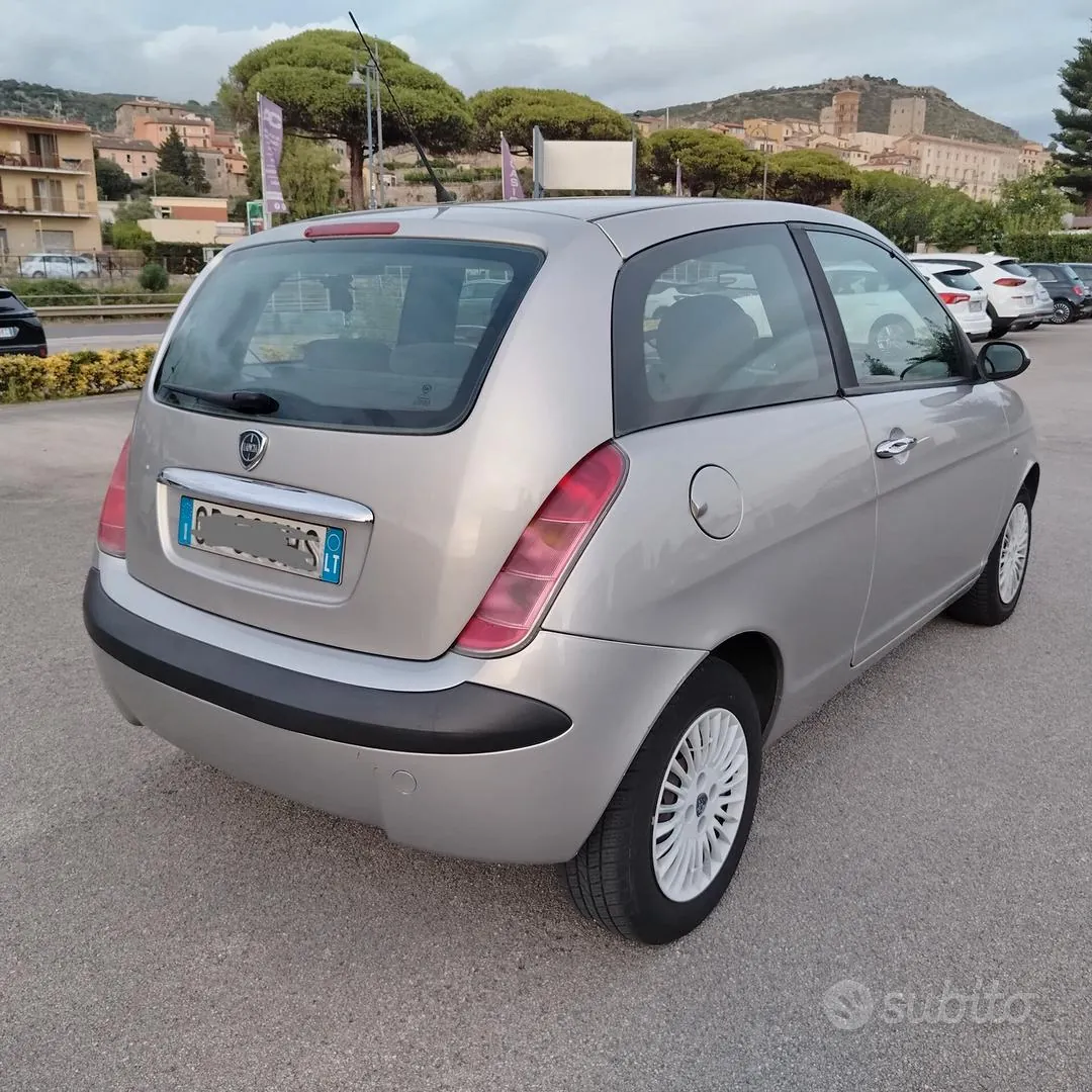 Lancia Ypsilon 2004 photo 4