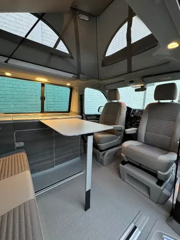 Volkswagen Multivan 2017 photo 2