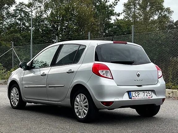 Renault Clio 2011 photo 4