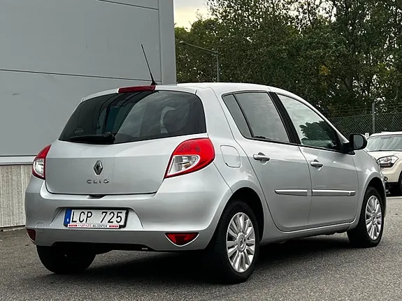 Renault Clio 2011 photo 3