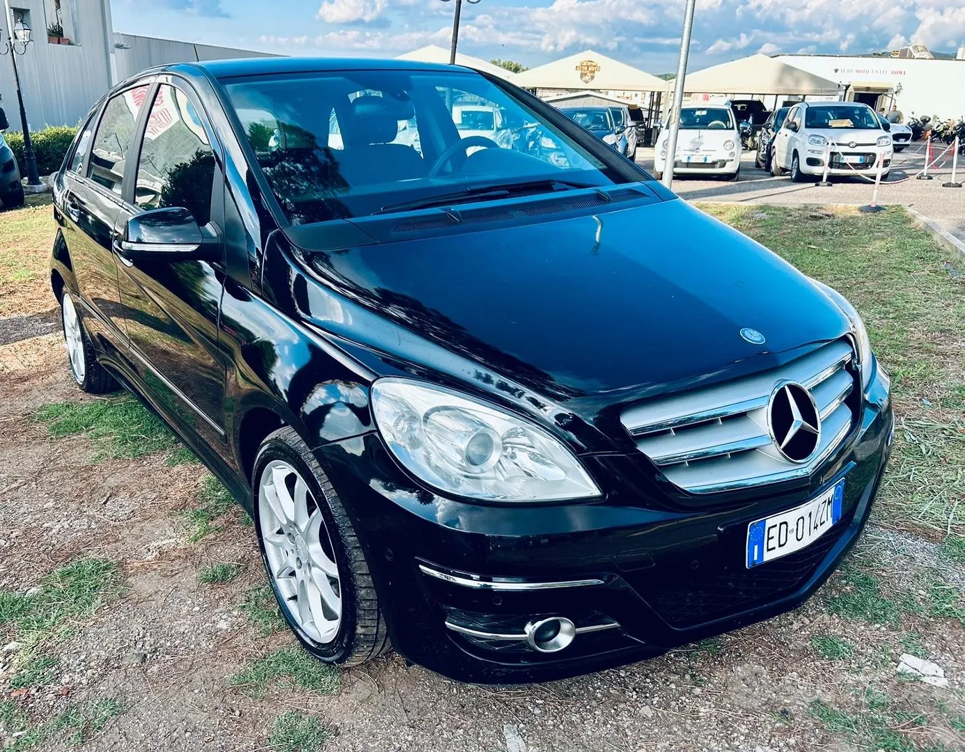Mercedes-Benz B-Class 2010 photo 2