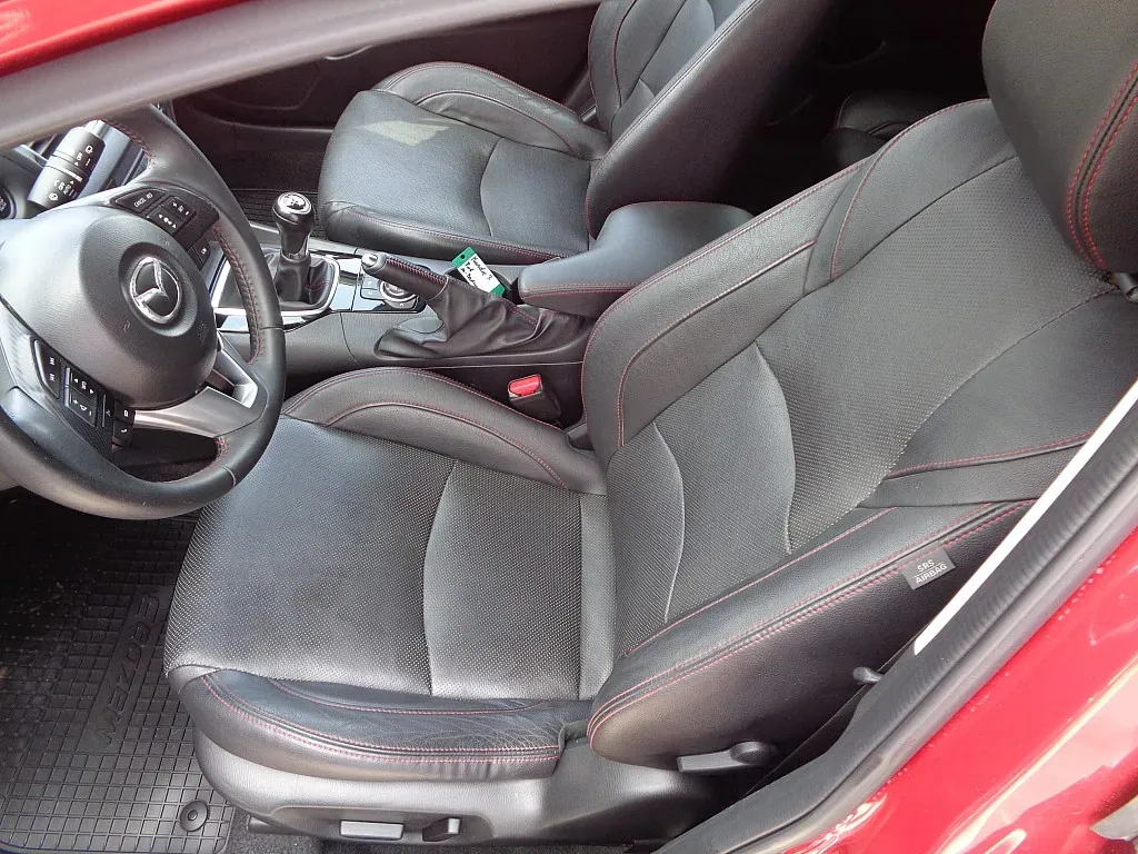 Mazda Mazda3 2015 photo 3