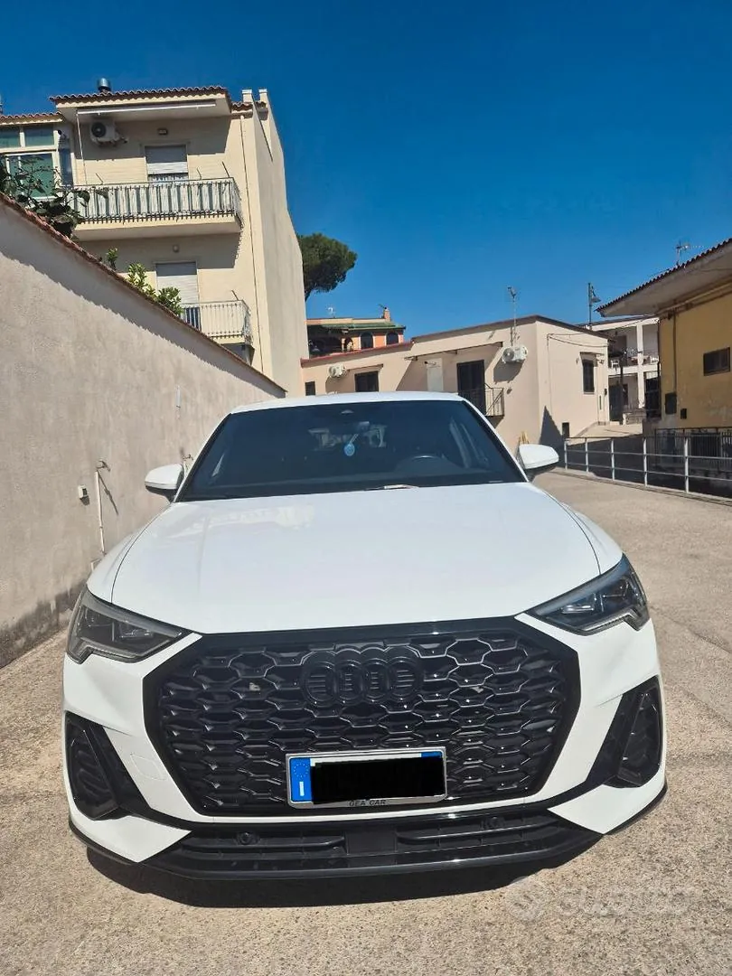 Audi Q3 2023 photo 2