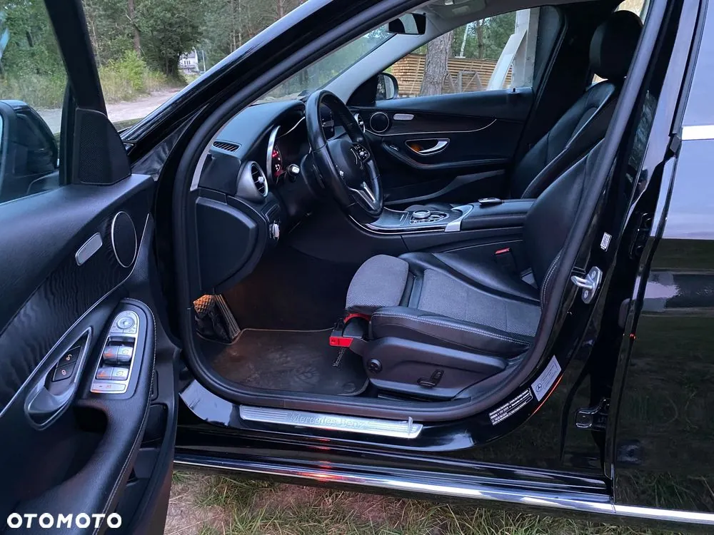 Mercedes-Benz C-Class 2019 photo 5