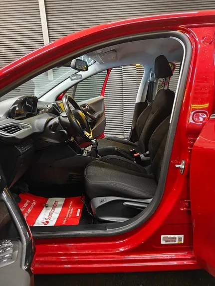 Peugeot 208 2018 photo 5