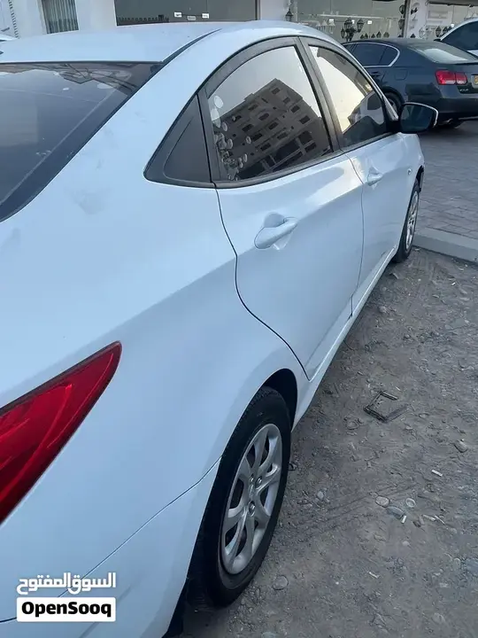 Hyundai Accent 2013 photo 4