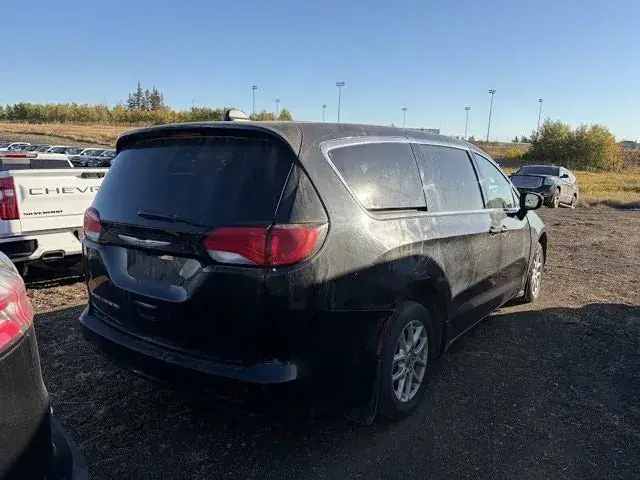Chrysler Grand Caravan 2022 photo 5