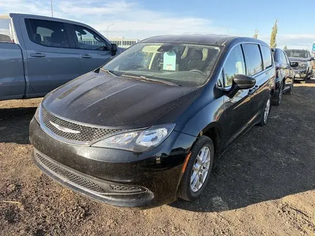 Chrysler Grand Caravan 2022 photo 3