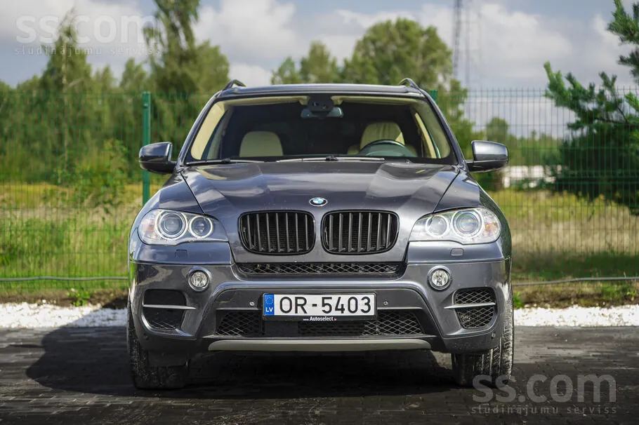 BMW X5 2010 photo 2