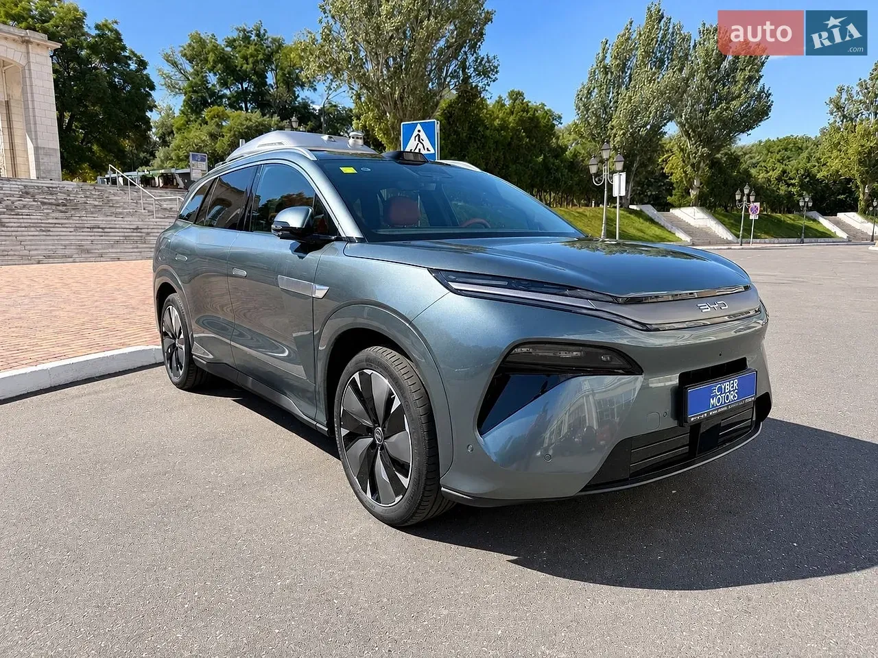BYD Tang L