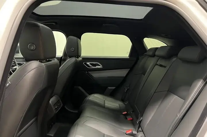 Land Rover Range Rover Velar 2024 photo 5