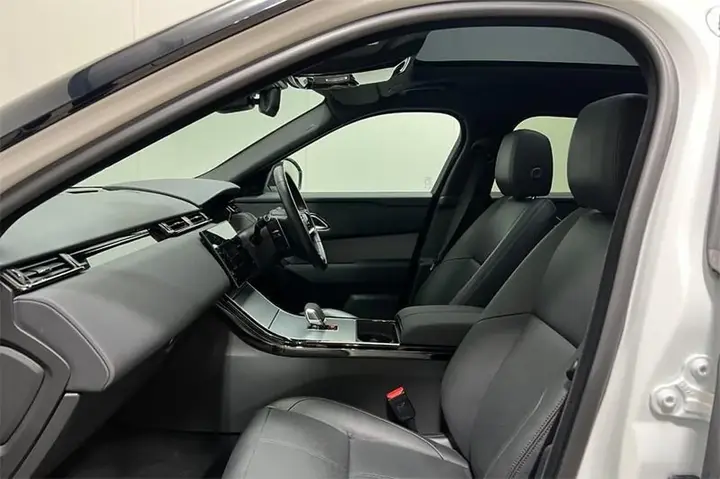 Land Rover Range Rover Velar 2024 photo 4