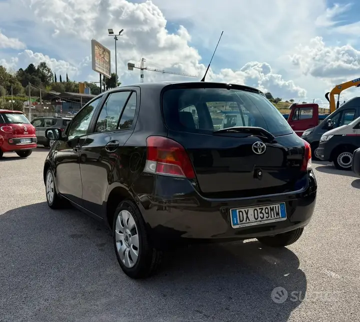 Toyota Yaris 2009 photo 4