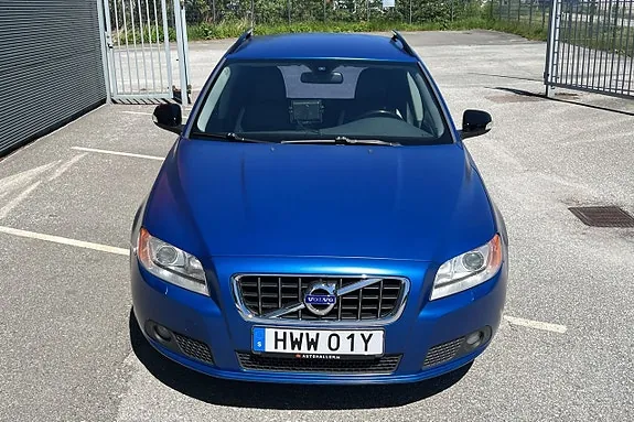 Volvo V70 2025 photo 2