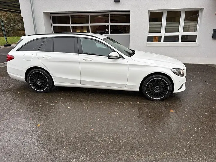 Mercedes-Benz C-Class 2017 photo 2