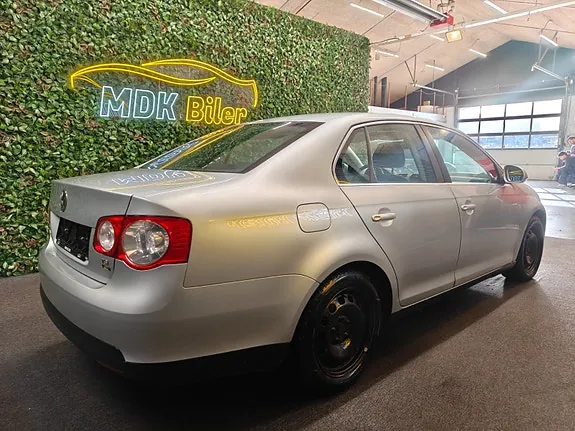 Volkswagen Jetta 2010 photo 4