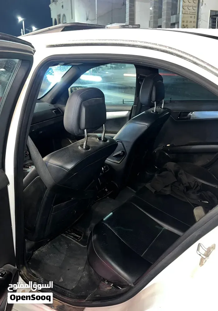 Mercedes-Benz C-Class 2010 photo 4