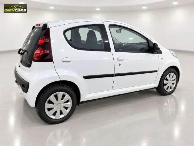 Peugeot 107 2012 photo 2