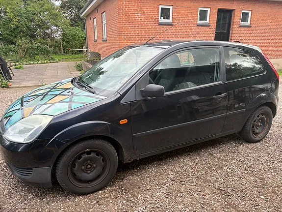 Ford Fiesta 2005 photo 2