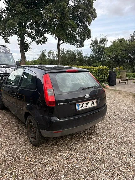 Ford Fiesta 2005 photo 4