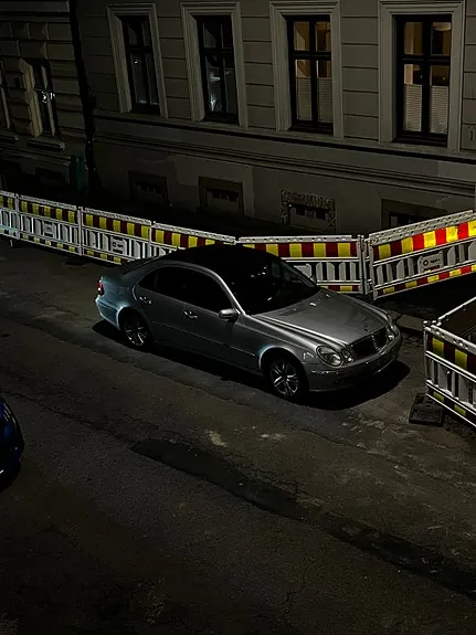 Mercedes-Benz E240