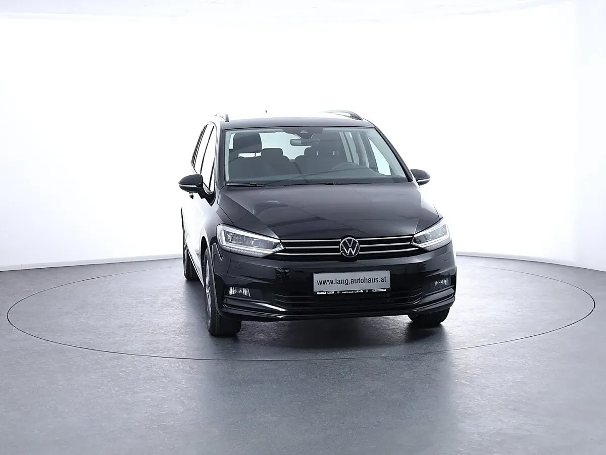 Volkswagen Touran 2026 photo 2