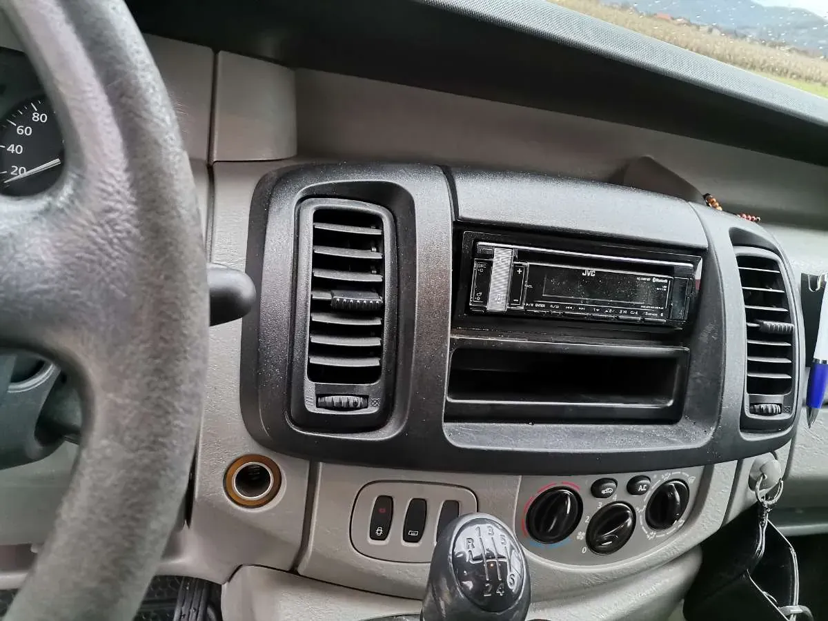 Renault Trafic 2003 photo 3