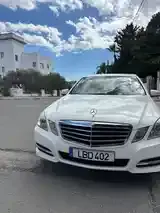Mercedes-Benz E-Class 2012 photo 3