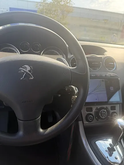 Peugeot 308 2012 photo 3